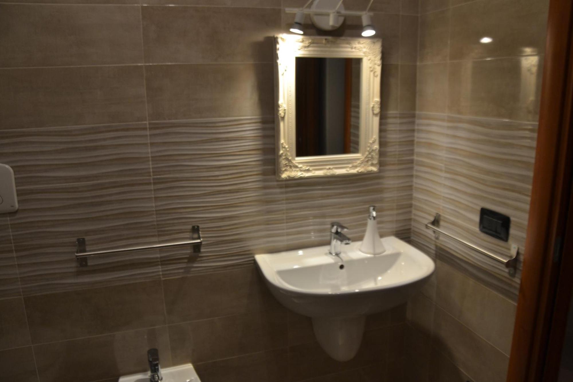 ホテル Residenze Principe Amedeo バーリ エクステリア 写真